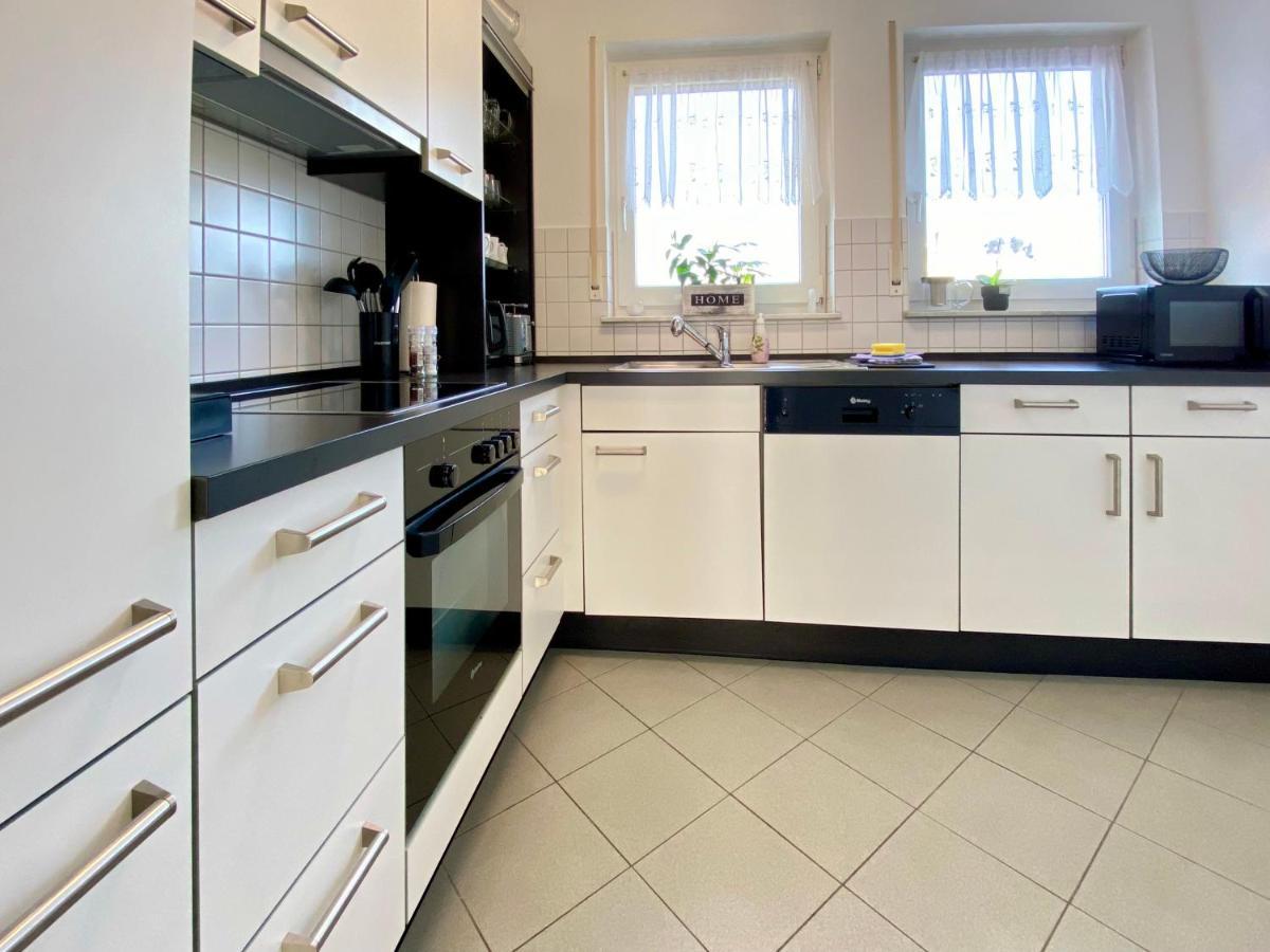 3 Zimmer Apartment In S-Bahn Naehe, 76 Qm, Max 5 Pers, 30Qm Dachterasse, Garage, Internet 1000 Mbit Gärtringen Extérieur photo