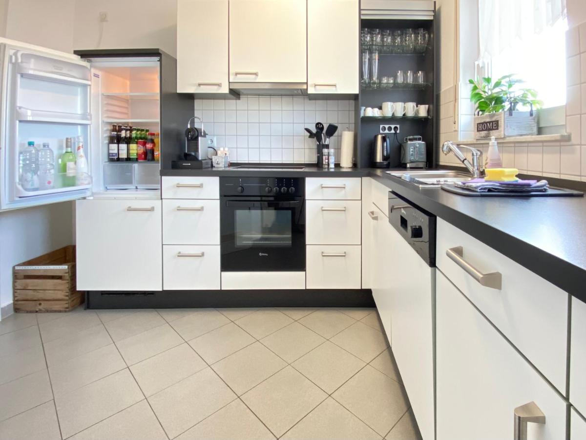 3 Zimmer Apartment In S-Bahn Naehe, 76 Qm, Max 5 Pers, 30Qm Dachterasse, Garage, Internet 1000 Mbit Gärtringen Extérieur photo
