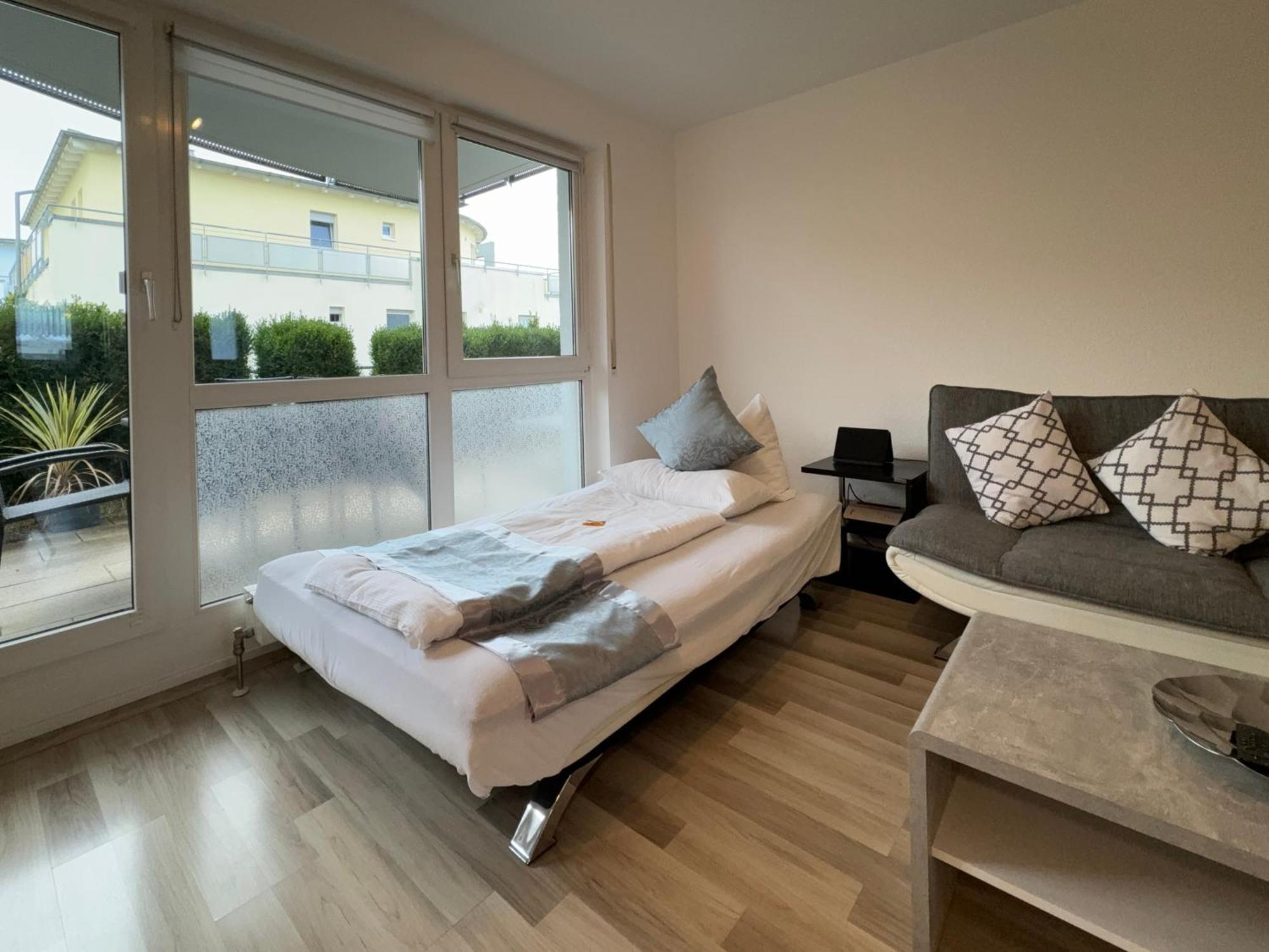 3 Zimmer Apartment In S-Bahn Naehe, 76 Qm, Max 5 Pers, 30Qm Dachterasse, Garage, Internet 1000 Mbit Gärtringen Extérieur photo